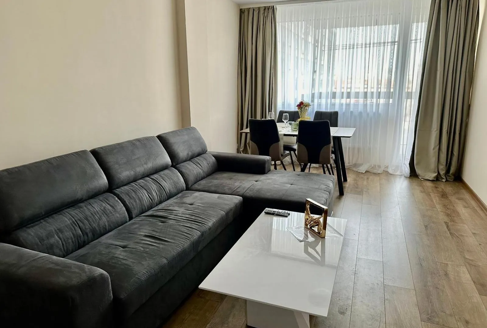 Center Elegant Living Apartment Sofia Bulgaria